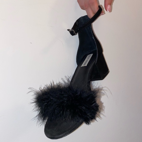 Black Steve Madden open toed heel - Picture 2 of 3